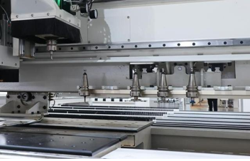 Centro de furação de 6 lados PT6.5 - Vista geral do equipamento