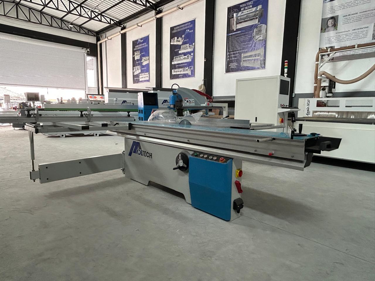 Esquadrejadeira no Showroom - Vista 2