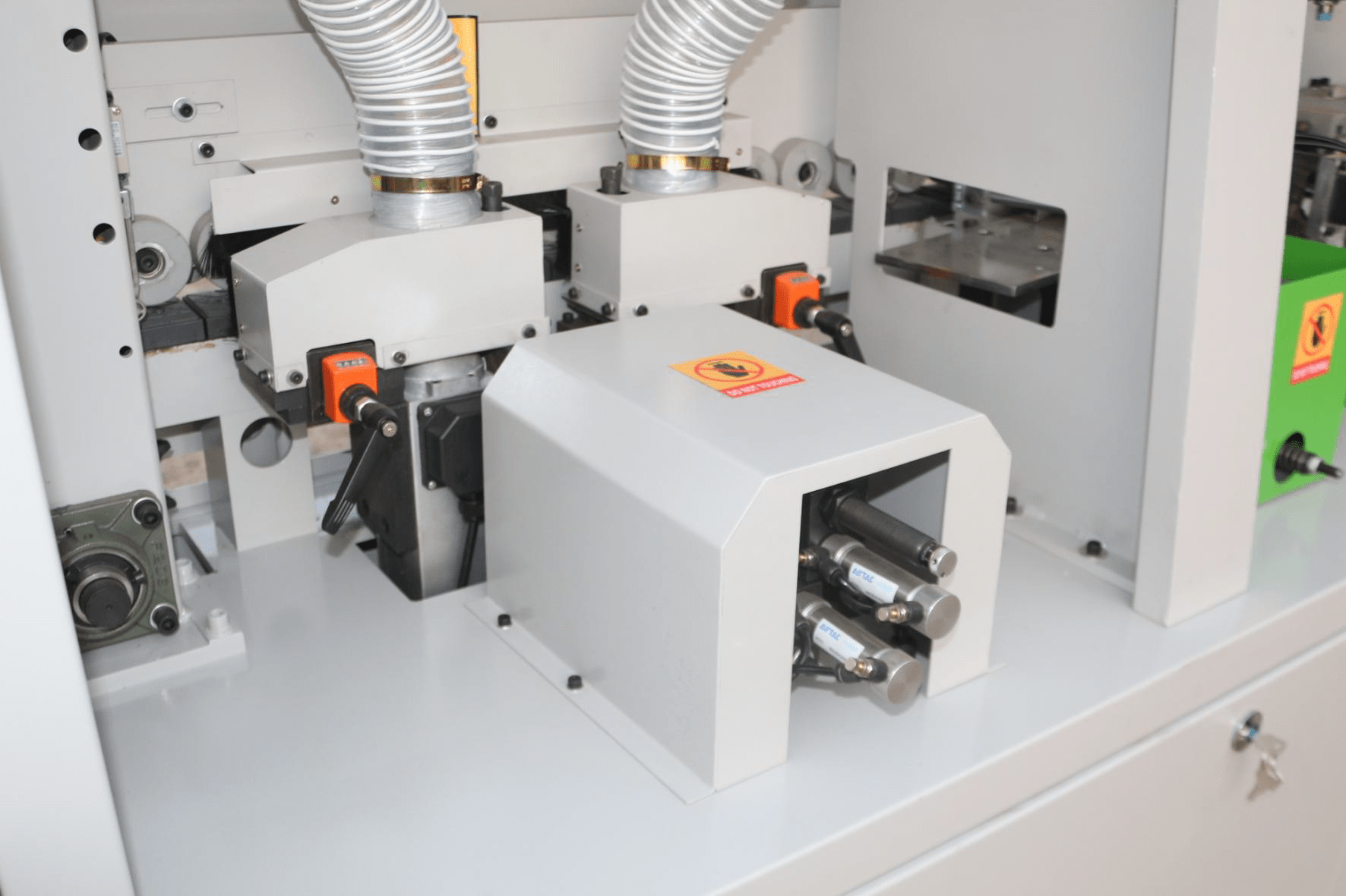 Coladeira de bordos Vectra 8GS - Imagem 2