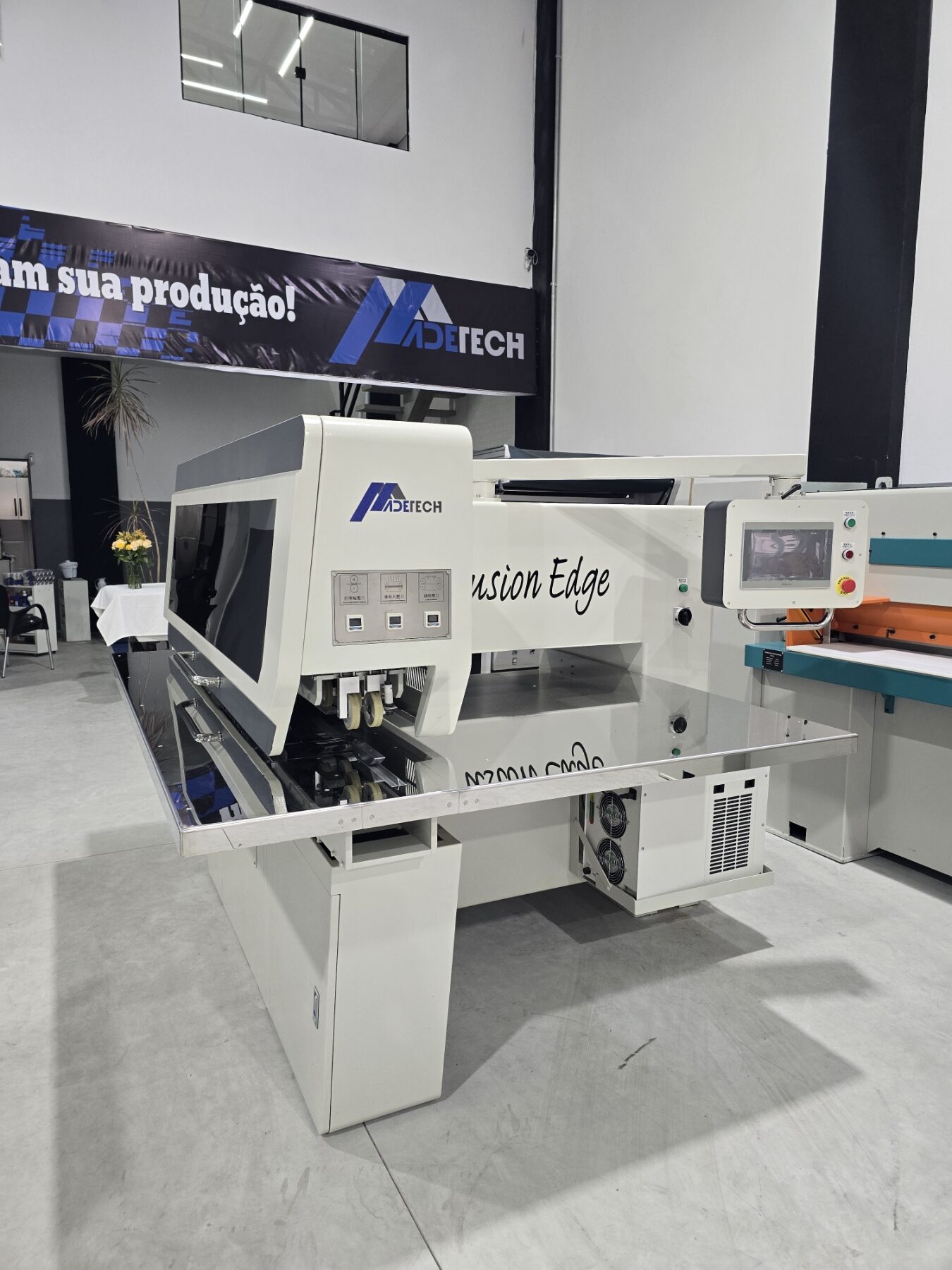 Emendadora de lâminas Madetech Fusion Pro - Imagem 3