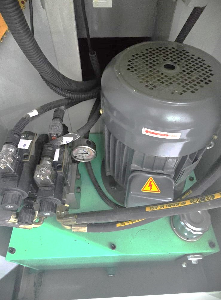 Guilhotina hidráulica MQJ3020A - Imagem 3