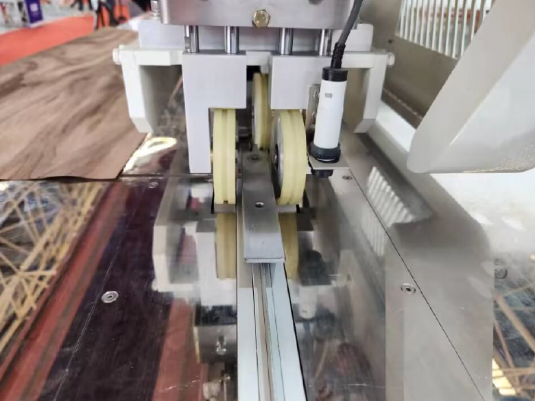 Emendadora de lâminas Madetech Fusion Pro - Imagem 10